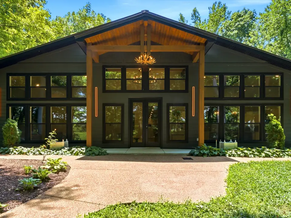 1080 Fannie Nicholson Rd exterior